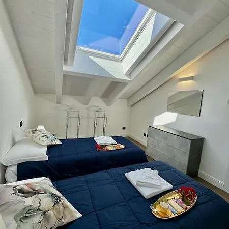 Apt. Aries - Penthouse Lägenhet Menaggio