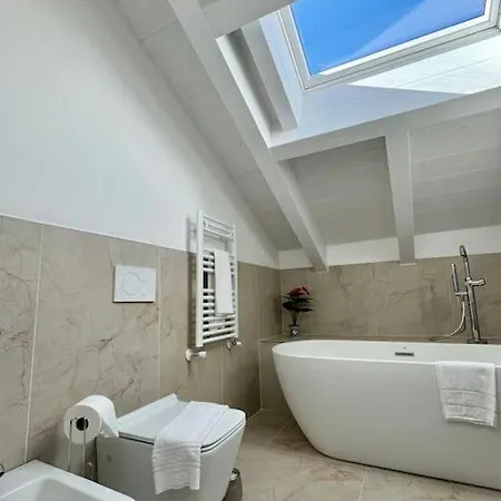 Apt. Aries - Penthouse Apartman Menaggio