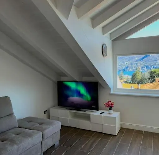 Apt. Aries - Penthouse * Menaggio